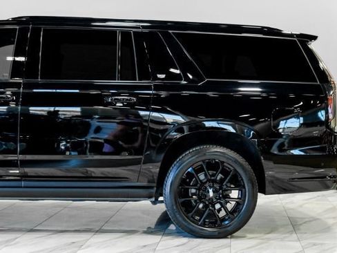 Used 2022 Cadillac Escalade ESV Sport Platinum w/ Heavy-Duty Trailer Package AWD/4WD image 19