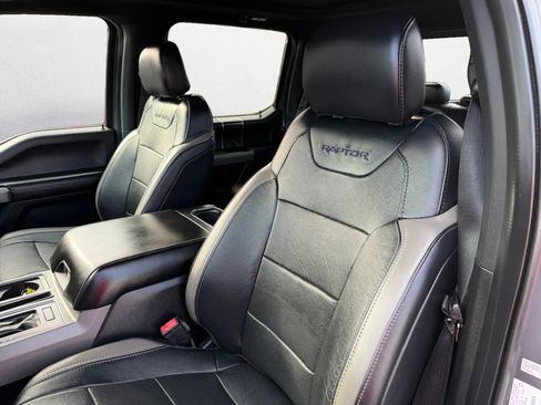 Used 2018 Ford F150 Raptor w/ Equipment Group 802A Luxury image 17