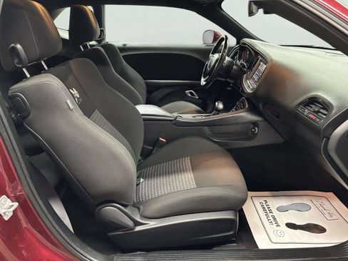 Used 2022 Dodge Challenger R/T Scat Pack w/ Driver Convenience Group RWD image 18