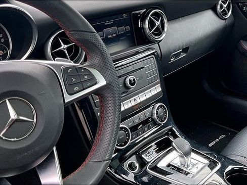 Used 2020 Mercedes-Benz SLC 300 SLC 300 image 9