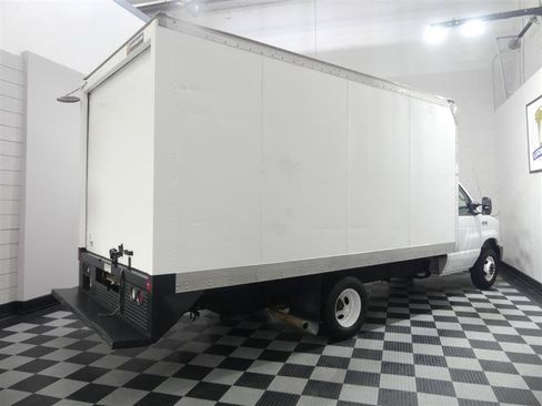 Used 2019 Ford E-350 and Econoline 350 Super Duty RWD image 11