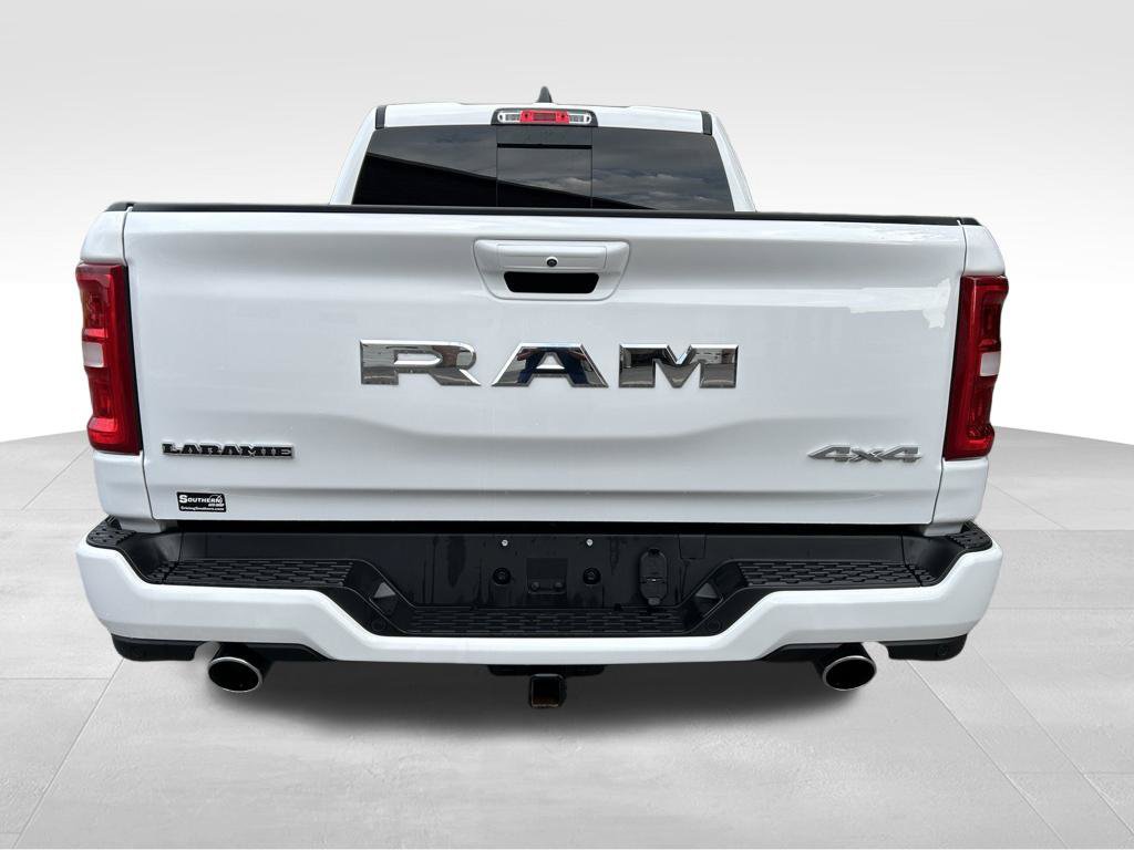 Used 2026 RAM 1500 Laramie AWD/4WD image 4