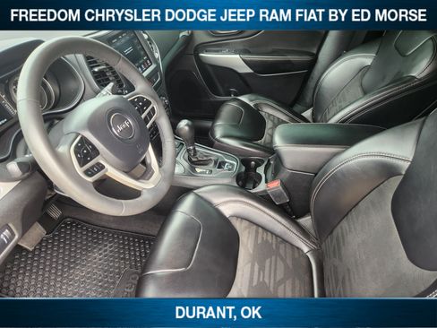 Used 2022 Jeep Cherokee Latitude AWD/4WD image 8