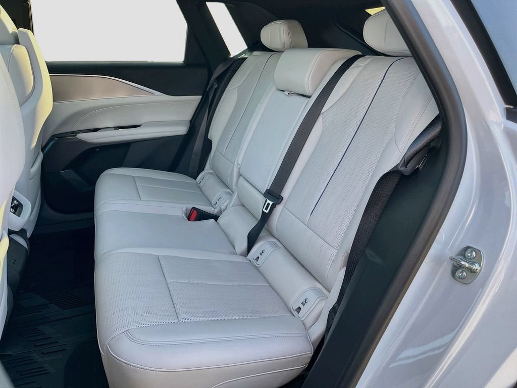 New 2027 Cadillac Lyriq Sport RWD image 29
