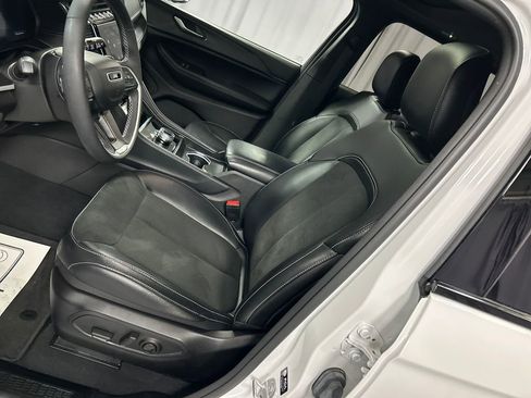 Used 2024 Jeep Grand Cherokee Altitude image 11