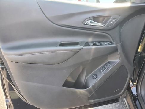 Used 2023 Chevrolet Equinox Premier image 14