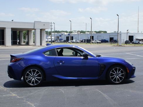 Used 2024 Toyota GR86 RWD image 17