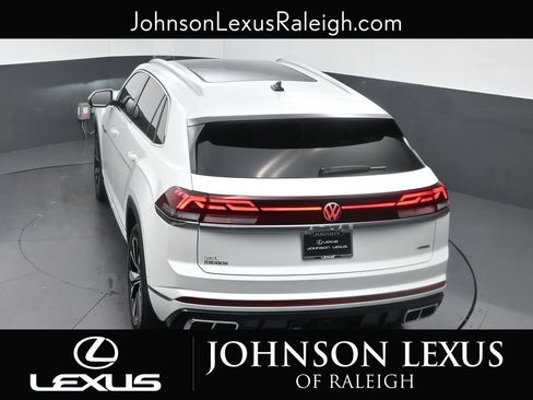 Used 2025 Volkswagen Atlas Cross Sport SEL Premium R-Line AWD/4WD image 28