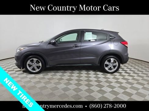 Used 2017 Honda HR-V LX image 4