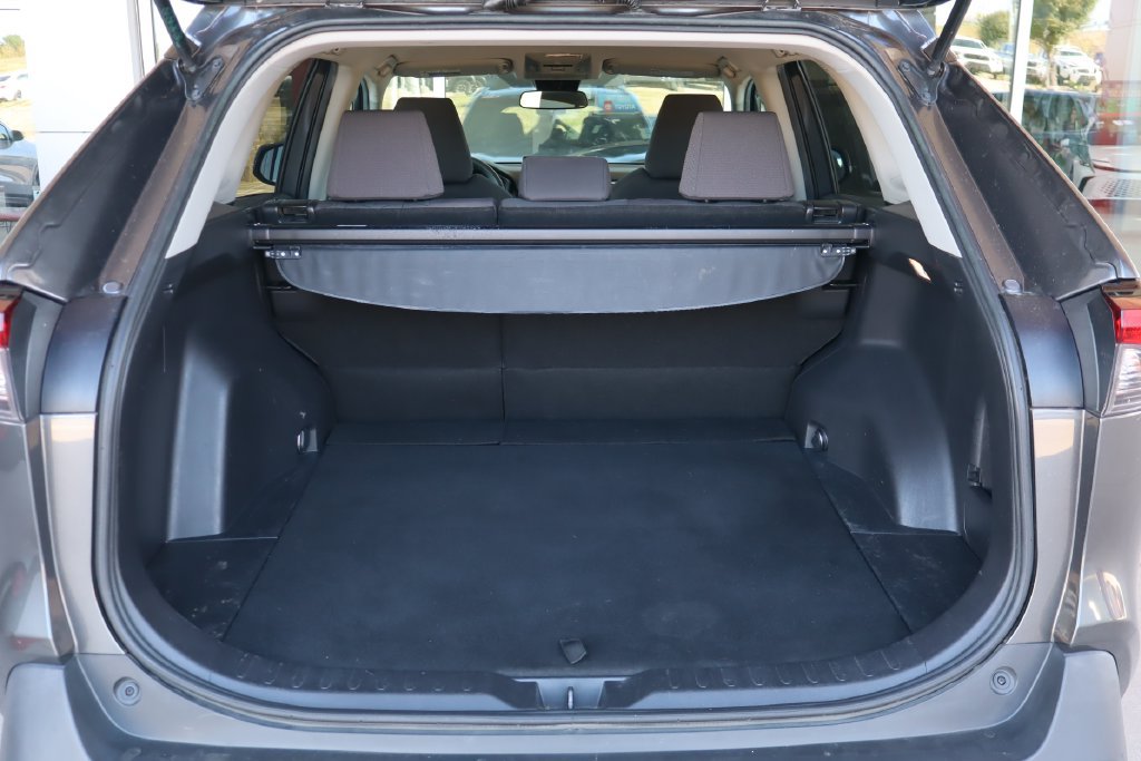 Used 2020 Toyota RAV4 XLE FWD image 9