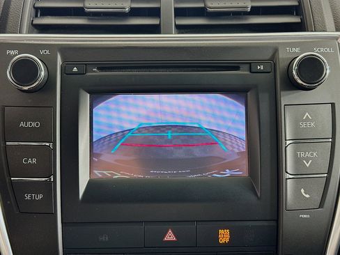 Used 2015 Toyota Camry SE FWD image 21