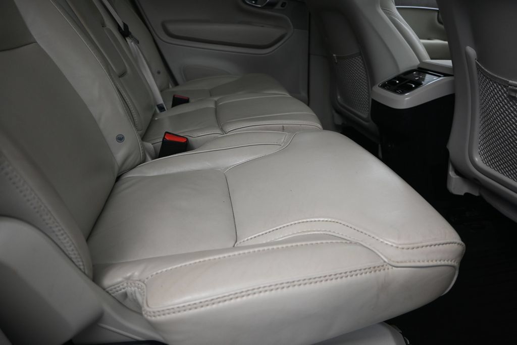 Used 2023 Volvo XC90 B6 Ultimate w/ Protection Package Premier AWD/4WD image 22
