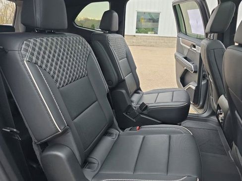 Used 2024 GMC Acadia Denali w/ Super Cruise Package AWD/4WD image 10