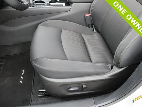 Used 2024 Nissan Altima 2.5 SV image 10