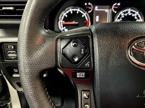 Used 2022 Toyota 4Runner TRD Off-Road Premium AWD/4WD image 21