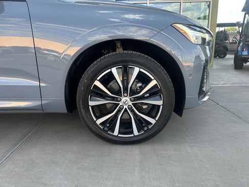Used 2023 Volvo XC60 B5 Plus w/ Climate Package image 8