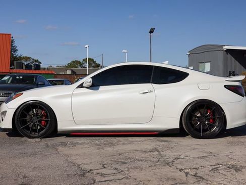 Used 2013 Hyundai Genesis 3.8 image 5