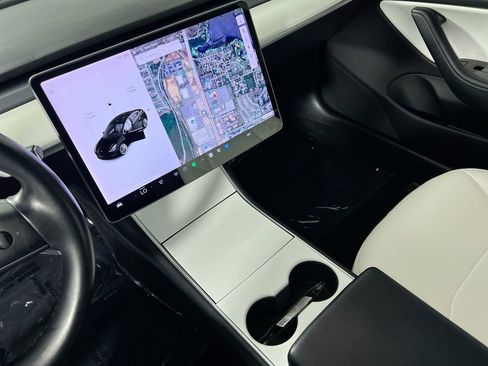 Used 2018 Tesla Model 3 Long Range image 22