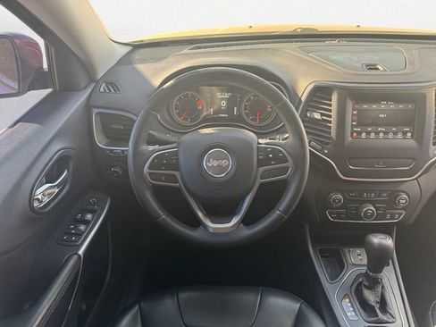 Used 2019 Jeep Cherokee Latitude Plus image 12