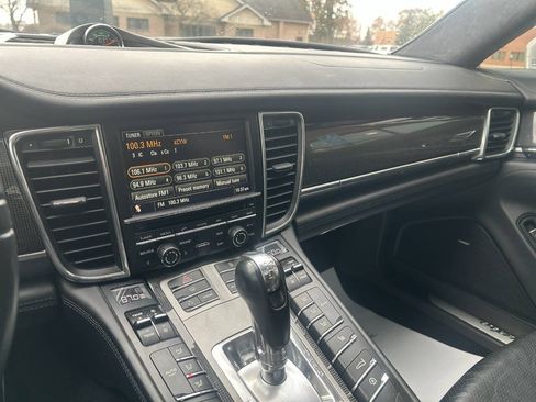 Used 2013 Porsche Panamera image 19