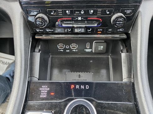 Used 2023 Jeep Grand Cherokee 4WD 4xe w/ Luxury Tech Group II image 9