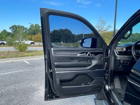 Used 2023 Jeep Grand Wagoneer Series II AWD/4WD image 56