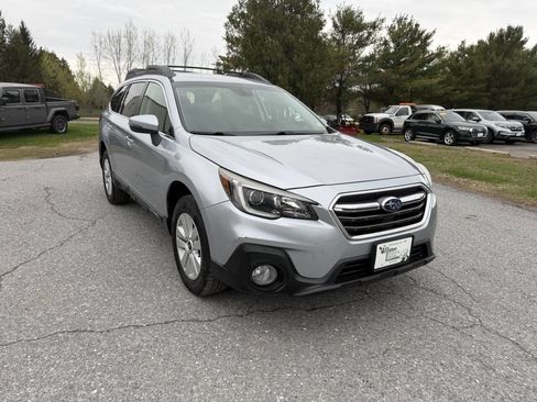 Used 2019 Subaru Outback 2.5i Premium AWD/4WD image 7