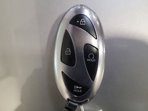 Used 2025 Hyundai Elantra SEL image 32