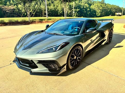Used 2023 Chevrolet Corvette Stingray Premium Conv w/ Z51 Performance Package RWD image 11