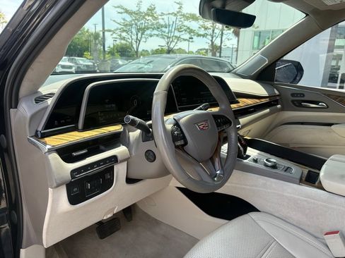 Used 2021 Cadillac Escalade Premium Luxury Platinum AWD/4WD image 11