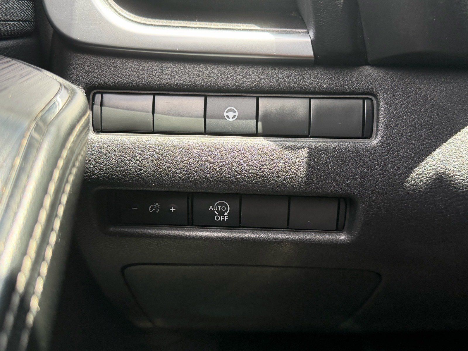 Certified 2023 Nissan Rogue SV FWD image 31