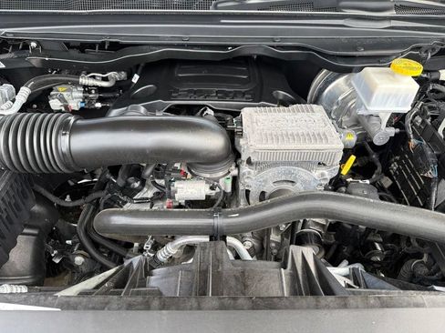 Used 2024 RAM 1500 Limited AWD/4WD image 8