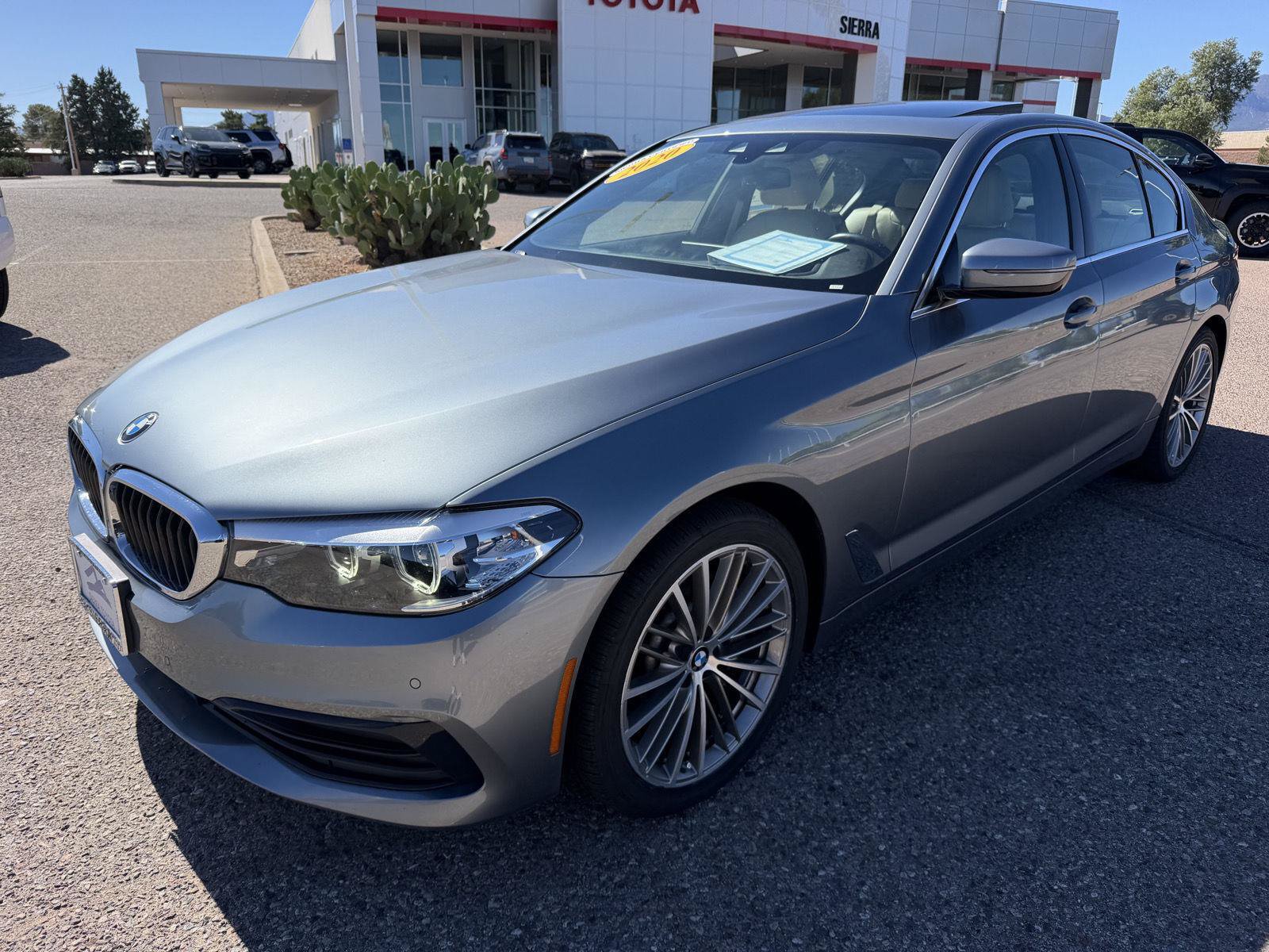 Used 2020 BMW 530i xDrive AWD/4WD image 1