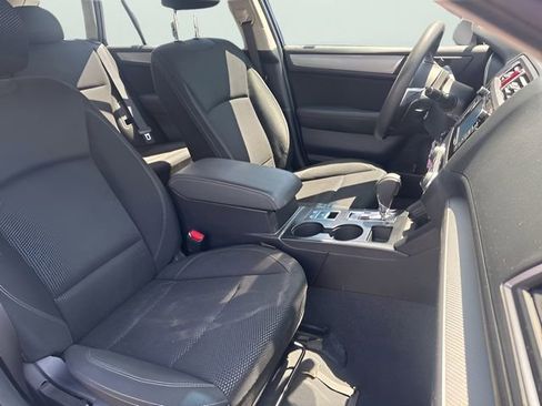 Used 2019 Subaru Outback 2.5i AWD/4WD image 14