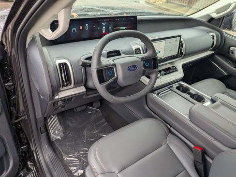 New 2025 Ford Expedition Max Active image 14