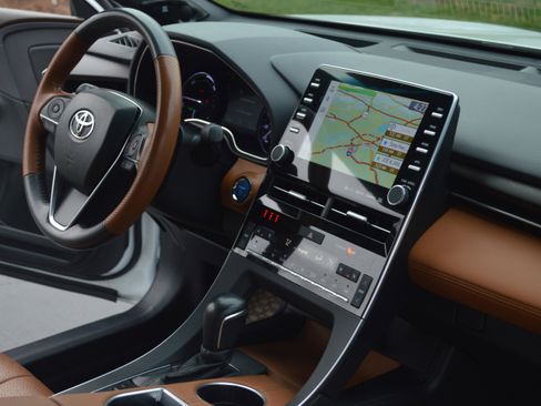 Used 2020 Toyota Avalon Limited w/ Advanced Safety Package image 37