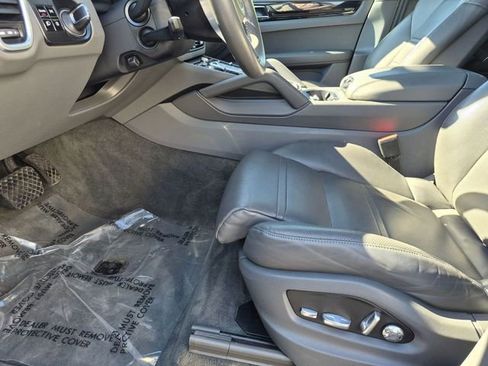 Used 2019 Porsche Cayenne AWD/4WD image 9