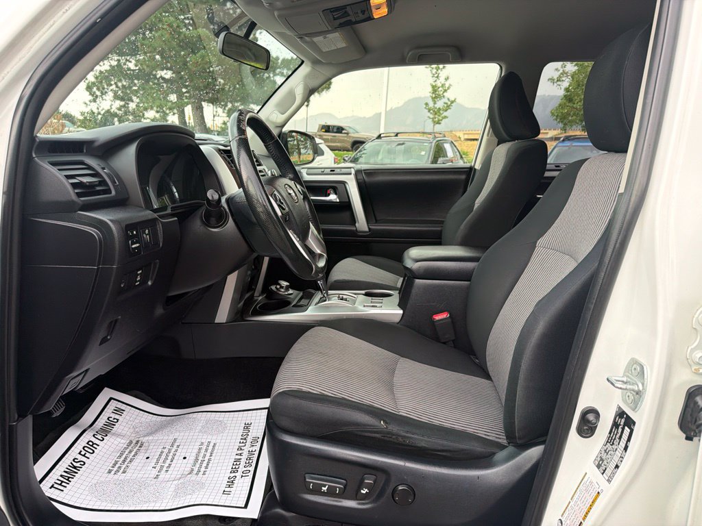 Used 2016 Toyota 4Runner SR5 AWD/4WD image 23