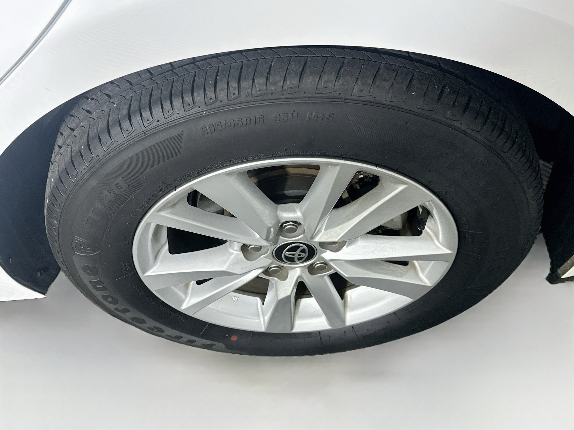 Used 2025 Toyota Camry LE FWD image 11