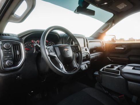 Used 2020 Chevrolet Silverado 1500 LT w/ Trailering Package image 13