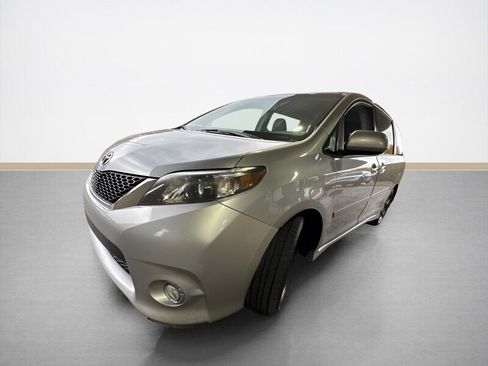 Used 2013 Toyota Sienna SE image 8