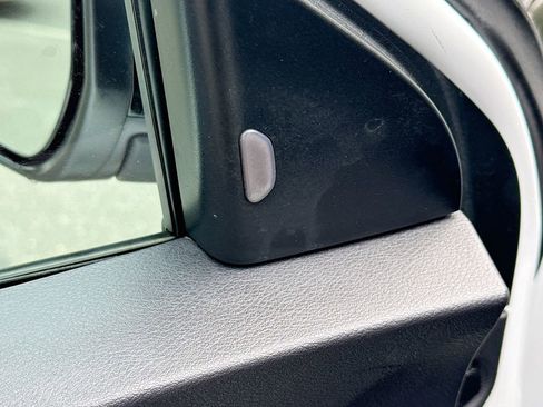 Certified 2024 Nissan Kicks SR FWD image 23