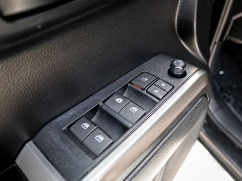 Used 2021 Toyota Tacoma SR5 RWD image 15