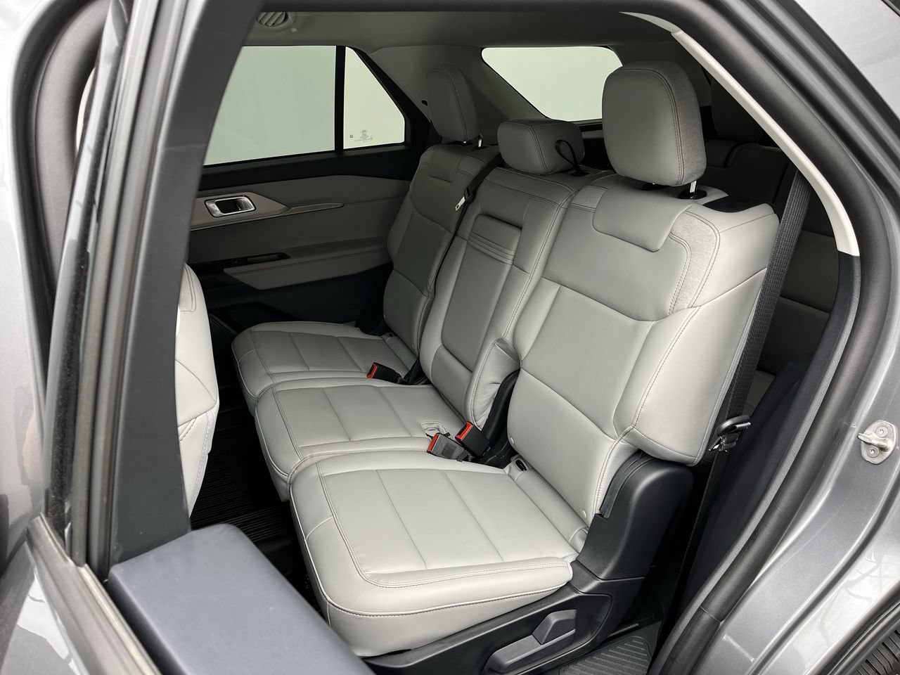Used 2026 Ford Explorer Active w/ Active Comfort Package AWD/4WD image 12