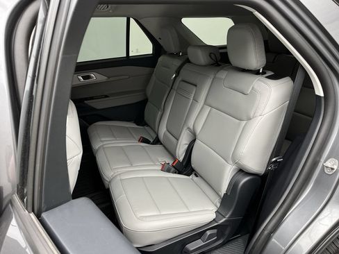 Used 2026 Ford Explorer Active w/ Active Comfort Package AWD/4WD image 12