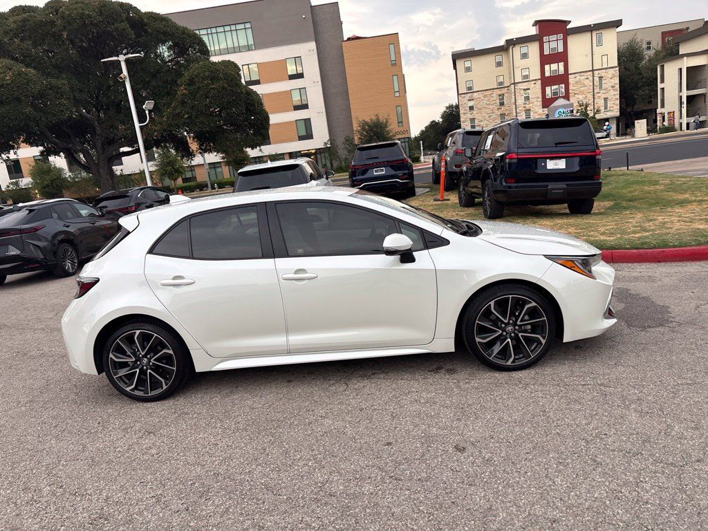 Used 2019 Toyota Corolla XSE FWD image 6
