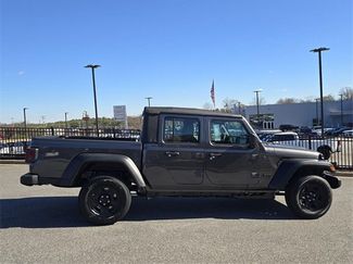 New 2026 Jeep Gladiator Sport video 2