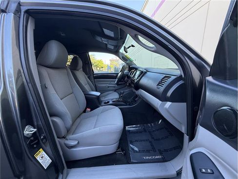 Used 2014 Toyota Tacoma 2WD Access Cab w/ Convenience Package image 13