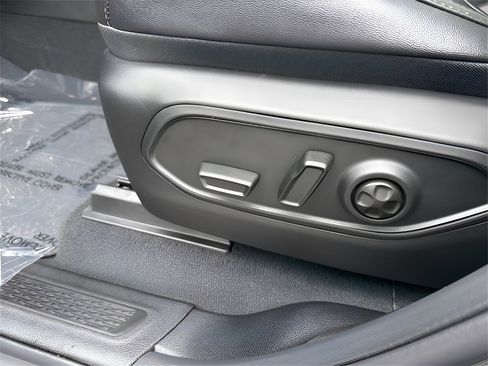 New 2025 Jeep Grand Cherokee Limited image 27