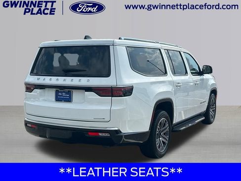 Used 2024 Jeep Wagoneer L Series II w/ Flexible Seating Group RWD image 5